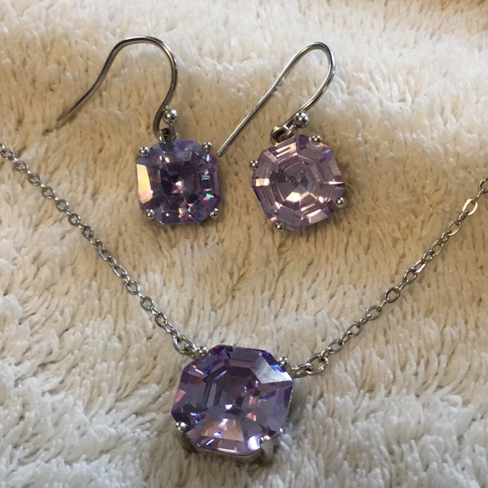 Earrings & necklace set
